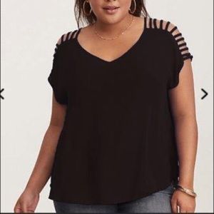 BLACK Torrid lattice shoulder top